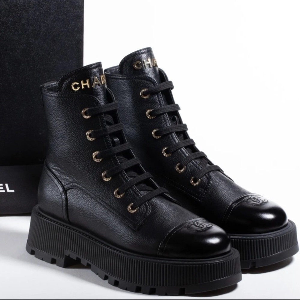 CHANEL women’s black leather lace up round toe ankle boots size 36